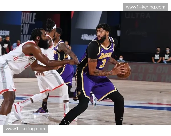 湖人G3哈姆神调整第三节换下双塔 单节净胜12分直接扭转比赛走势